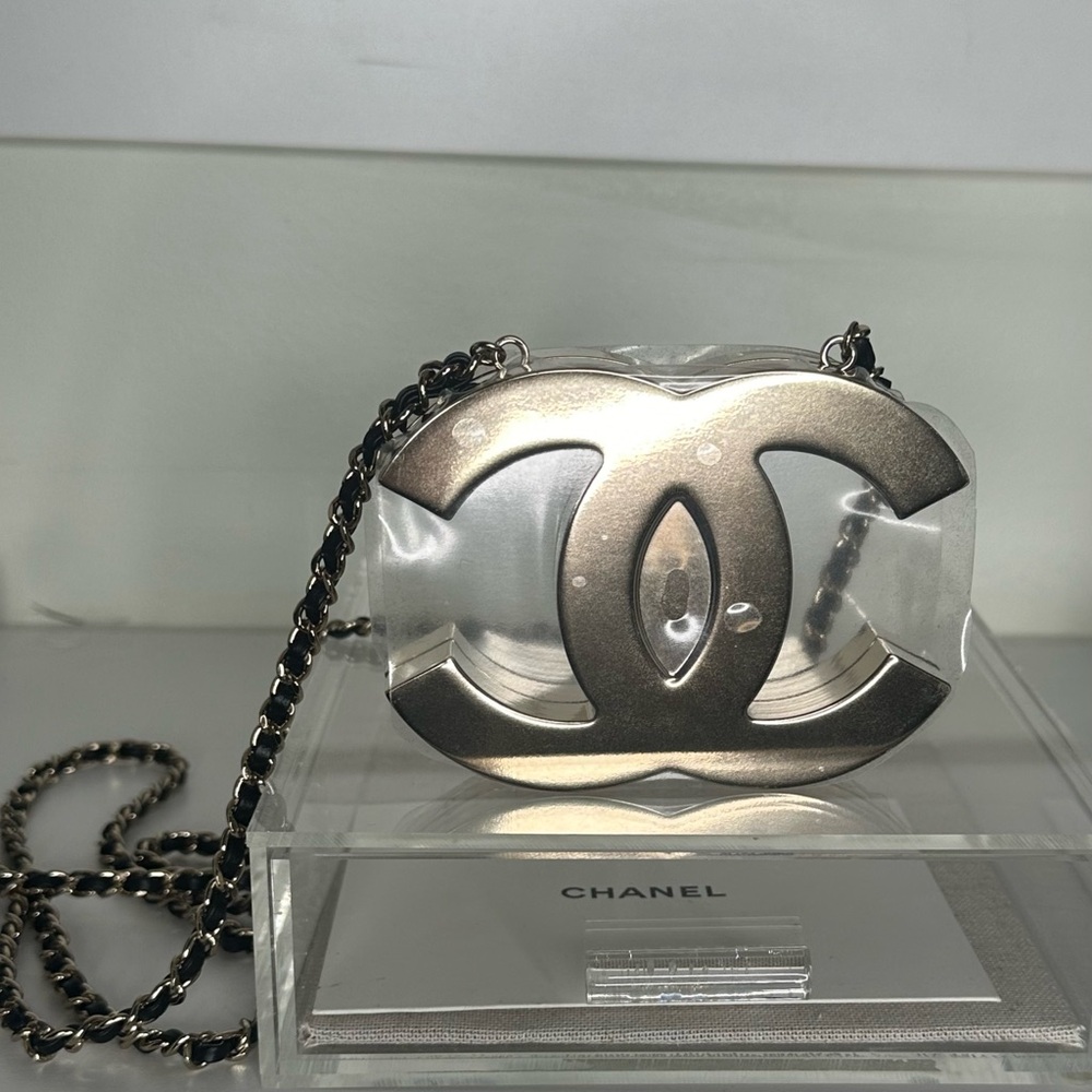 BRAND NEW 2024/25!!! Chanel tags double C interlock necklaced mirror